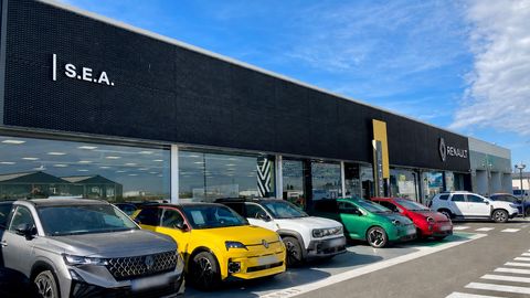 Foto 1 di Renault Sete - Groupe Peyrot