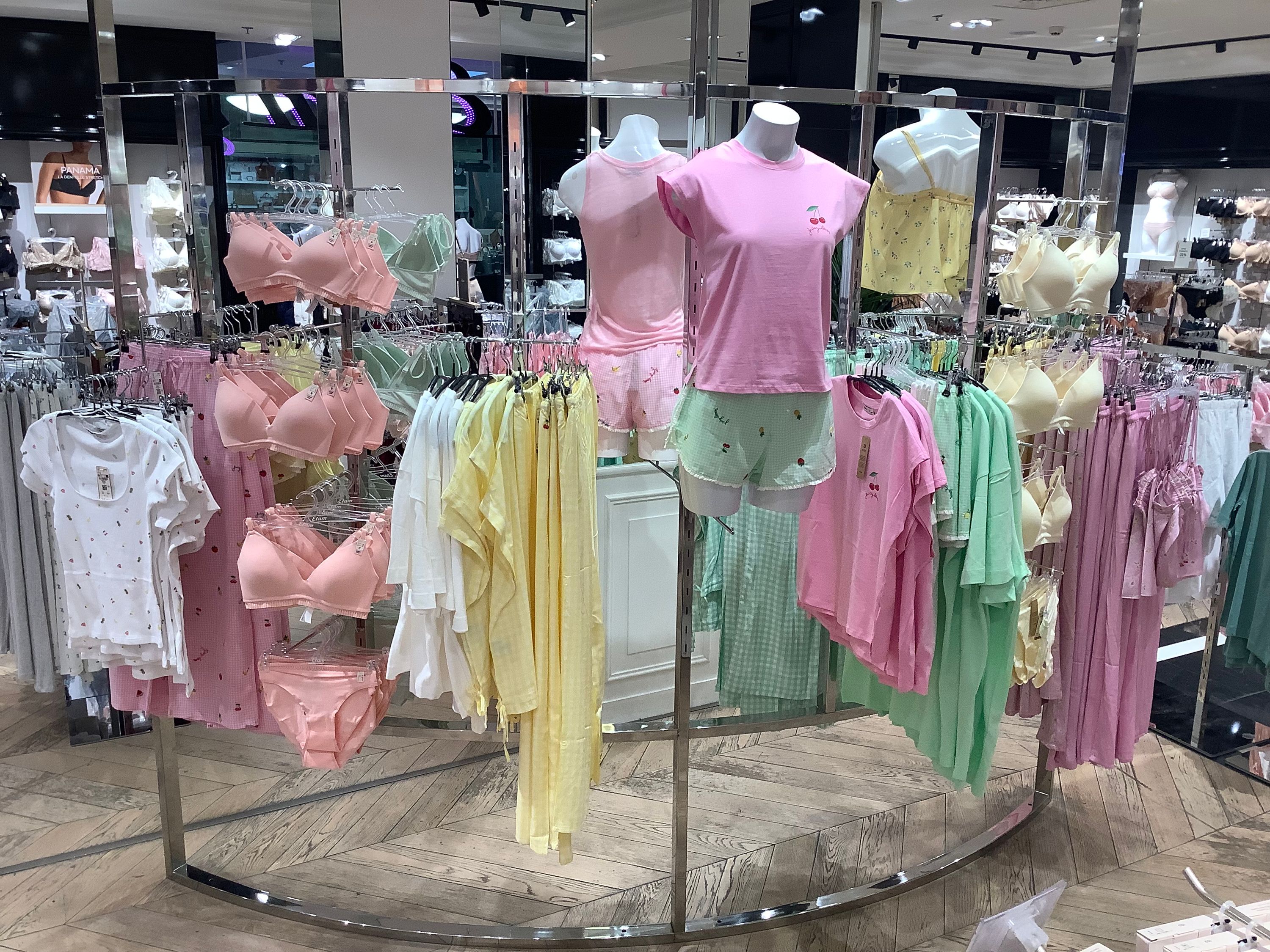 Foto 32 di Etam Lingerie
