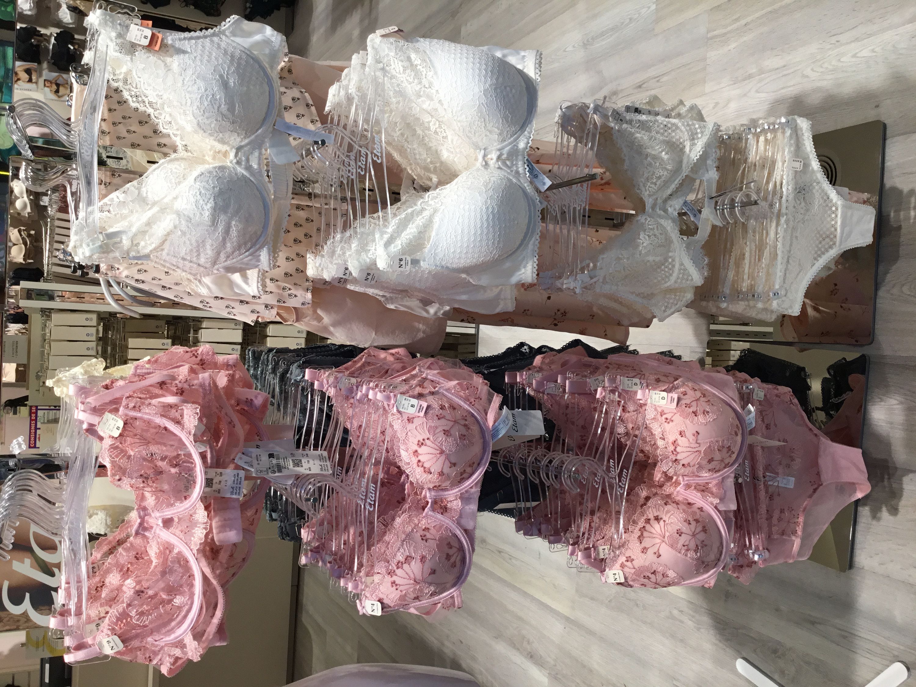 Foto 101 di Etam Lingerie