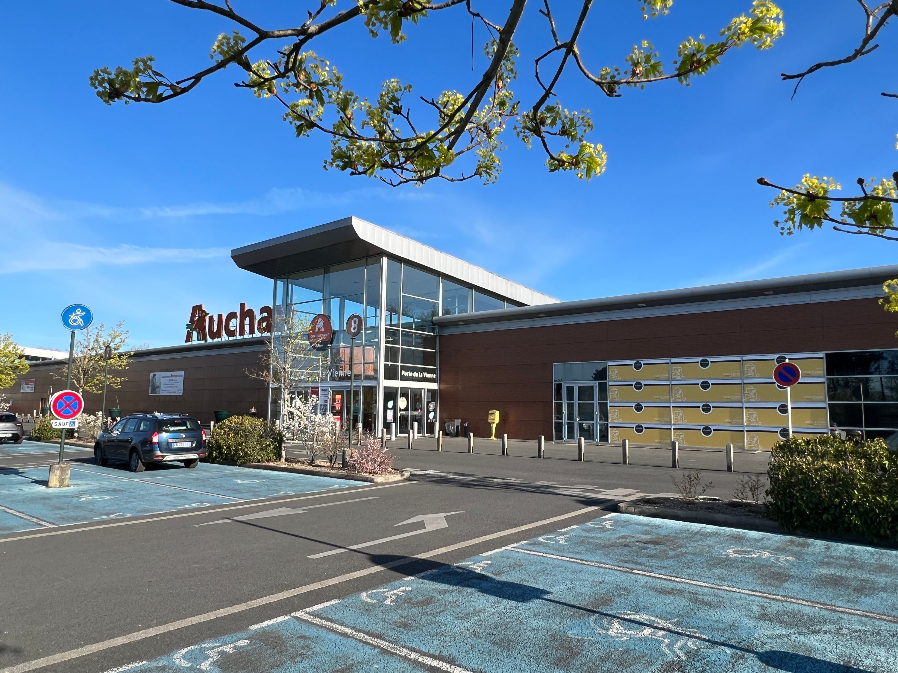 Foto 761 di Auchan Hypermarché Châtellerault