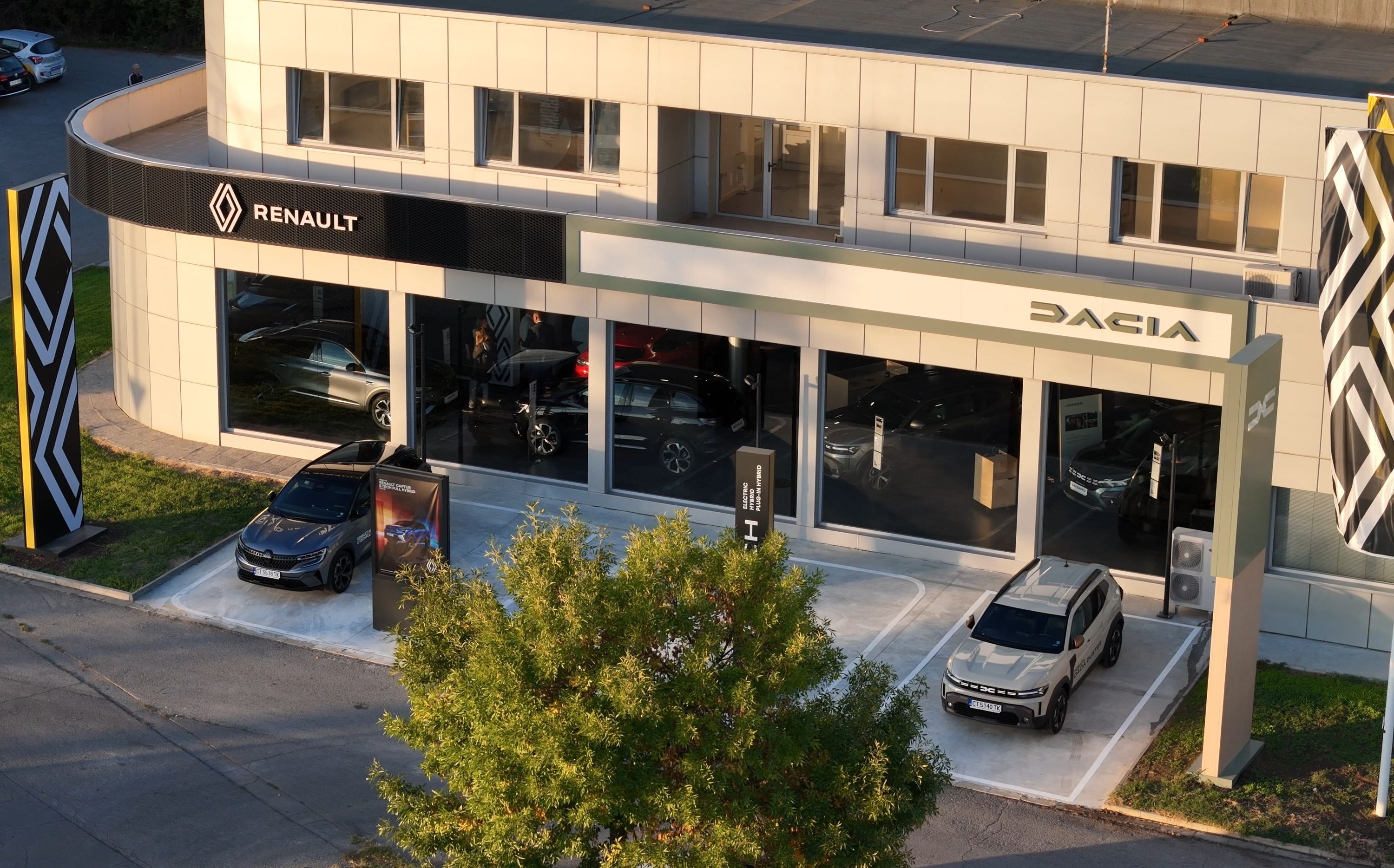 Foto 2 di Dacia Ямбол ФБ Ауто