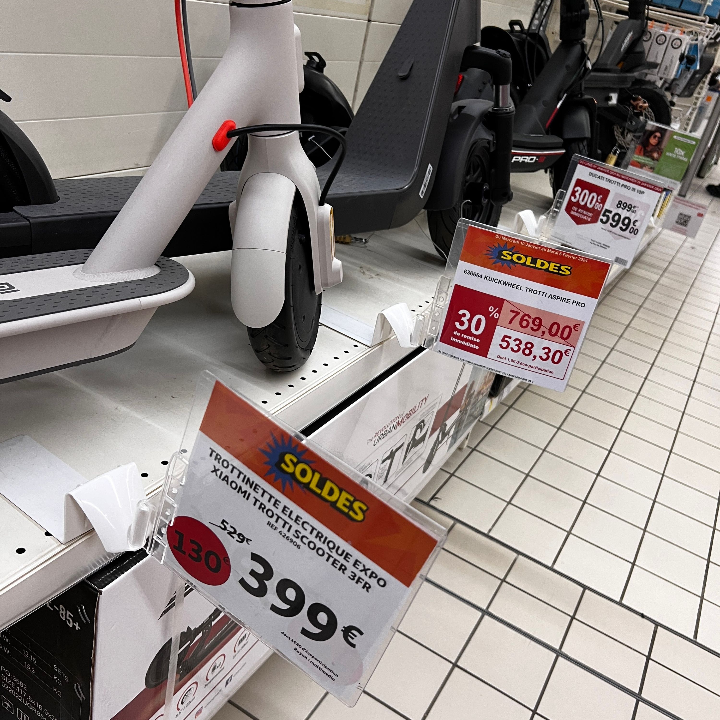 Foto 1284 di Auchan Hypermarché Châtellerault