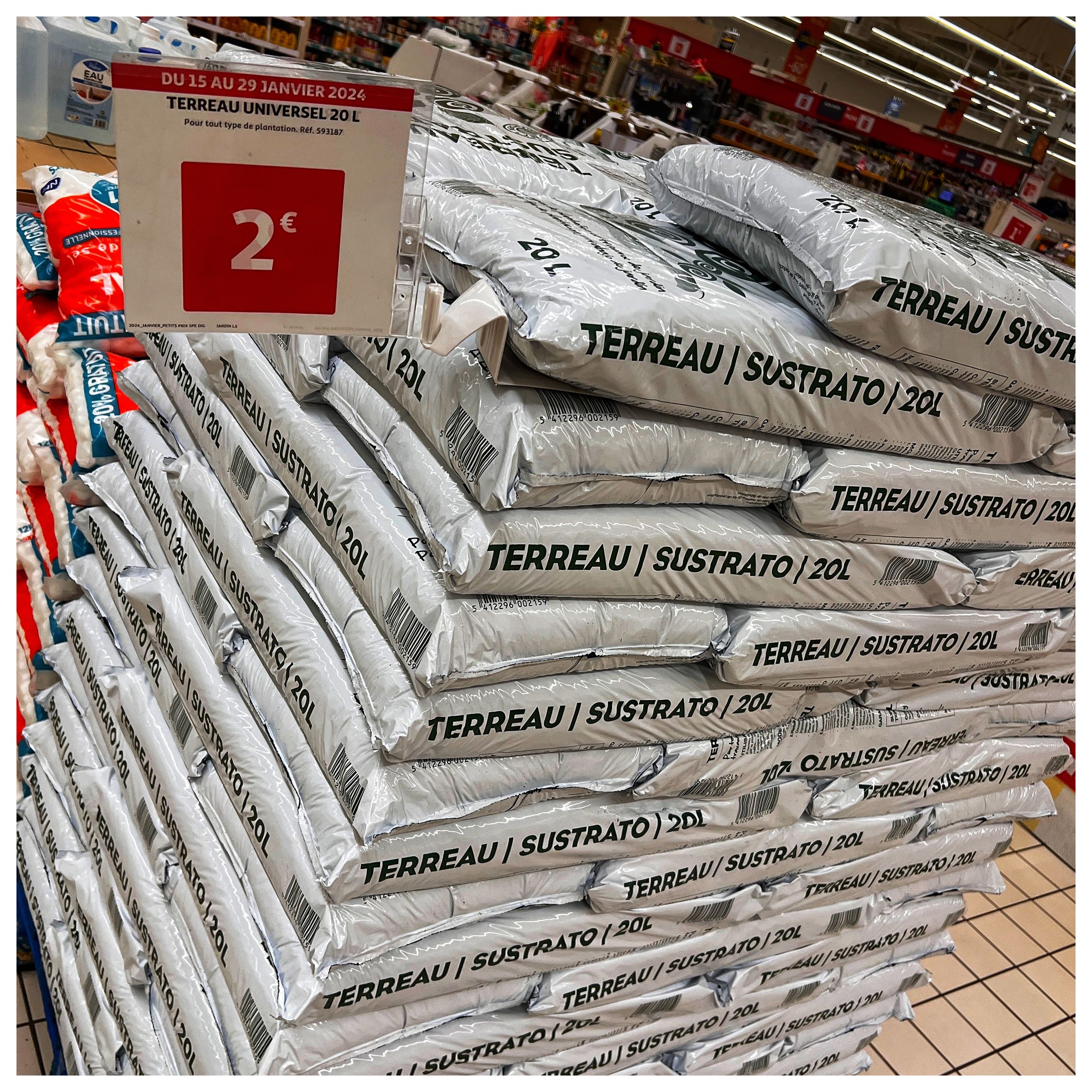 Foto 1629 di Auchan Hypermarché Châtellerault
